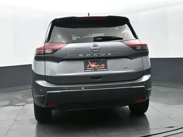 2024 Nissan Rogue - Image 8 of 12
