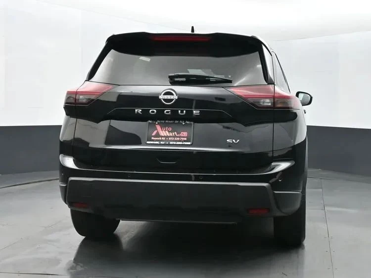 2024 Nissan Rogue - Image 8 of 12