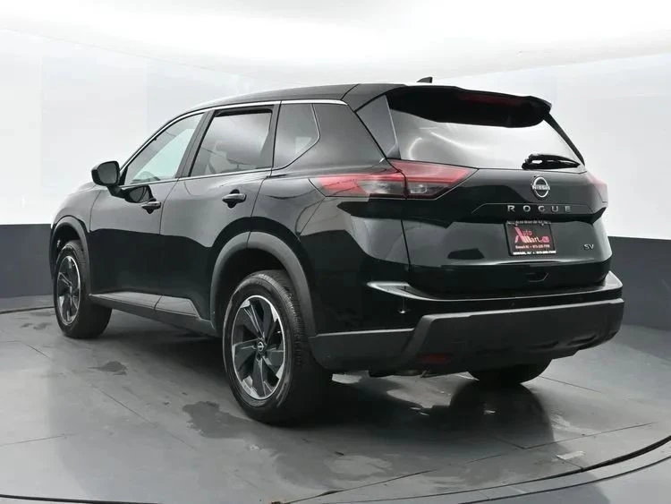 2024 Nissan Rogue - Image 9 of 12