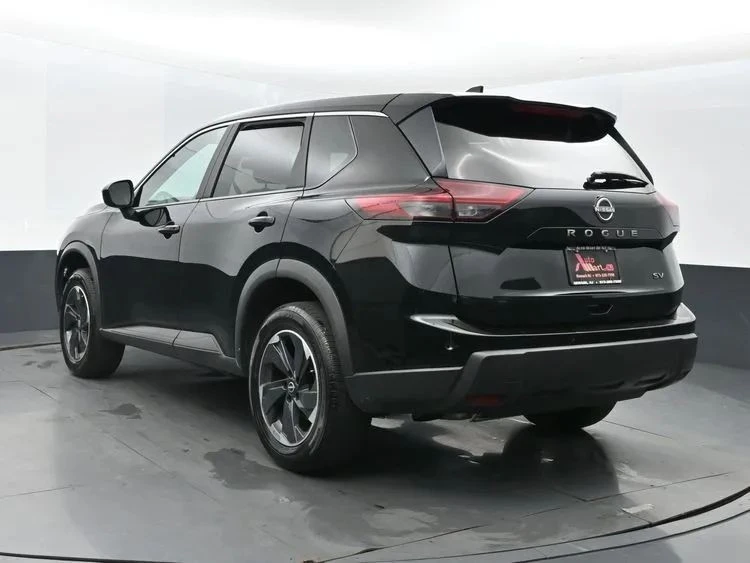 2024 Nissan Rogue - Image 9 of 12