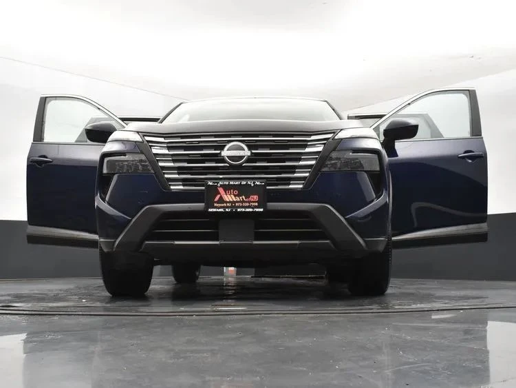 2024 Nissan Rogue - Image 11 of 12