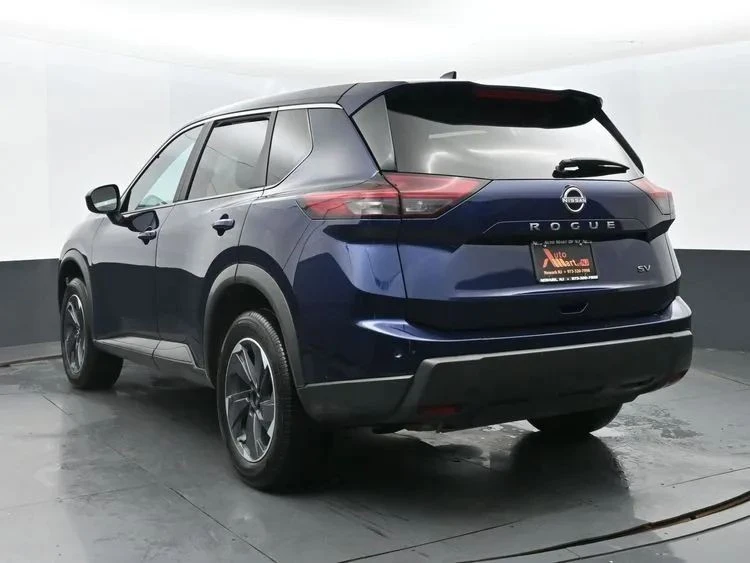 2024 Nissan Rogue - Image 9 of 12