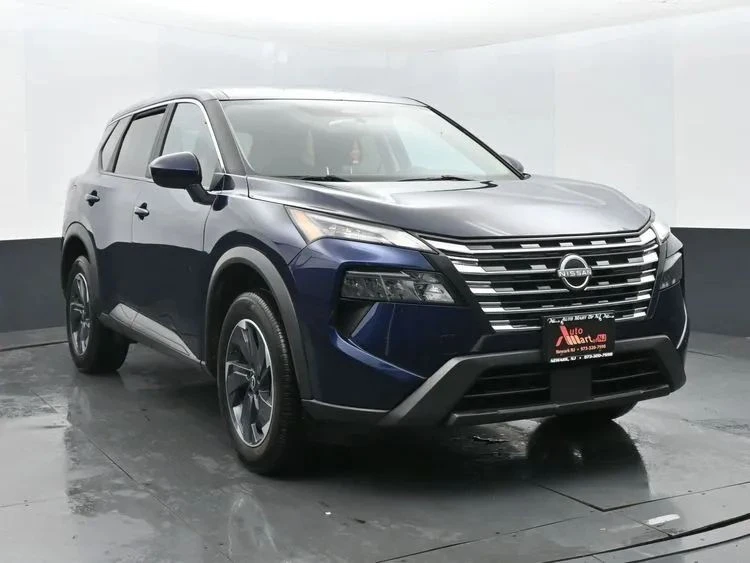 2024 Nissan Rogue - Image 2 of 12