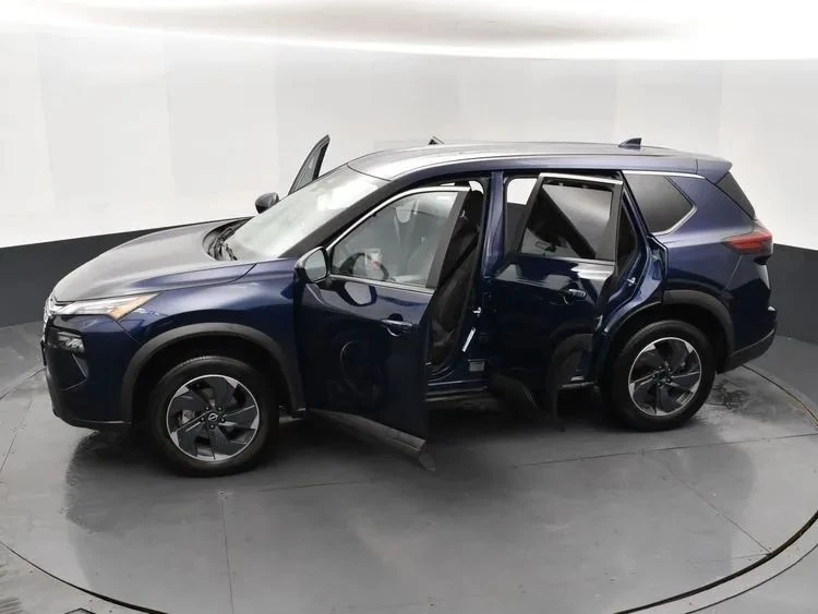 2024 Nissan Rogue - Image 7 of 12