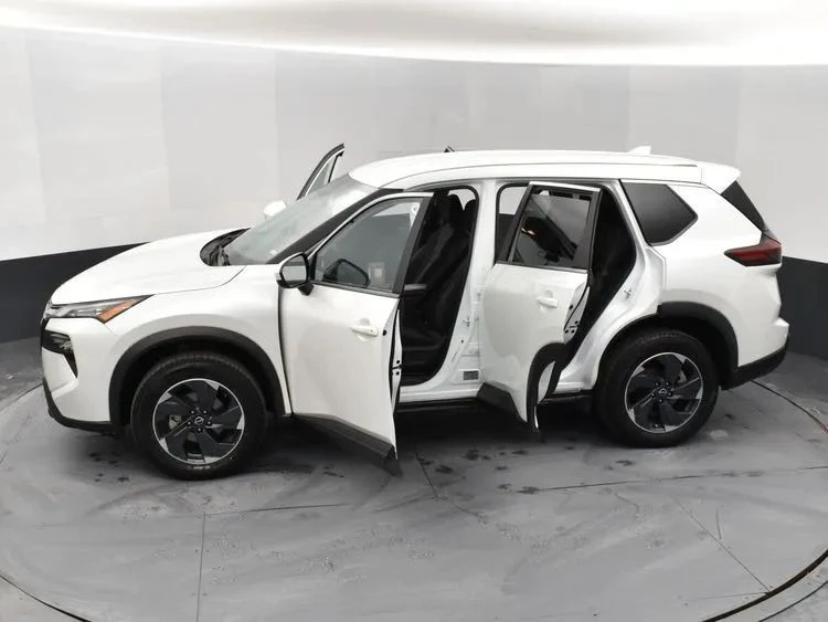 2024 Nissan Rogue - Image 7 of 12
