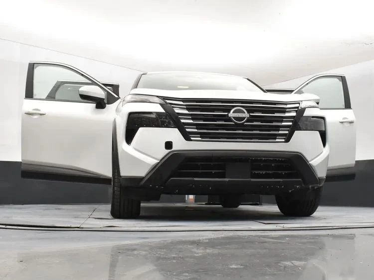 2024 Nissan Rogue - Image 11 of 12