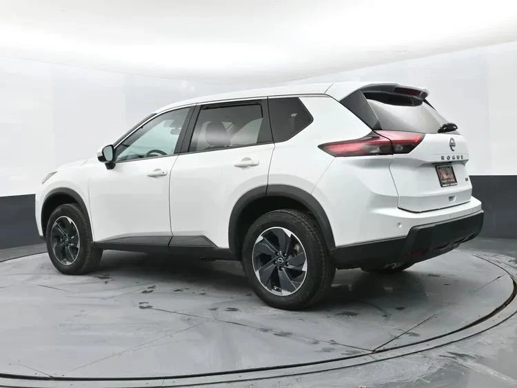 2024 Nissan Rogue - Image 9 of 12
