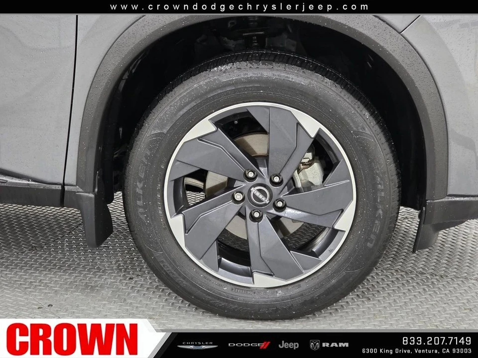 2024 Nissan Rogue - Image 9 of 12