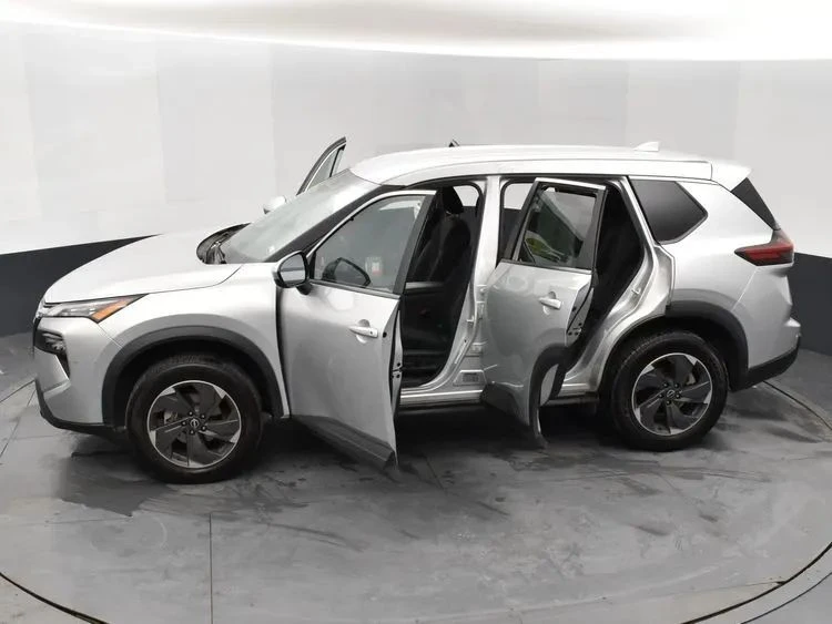 2024 Nissan Rogue - Image 7 of 12