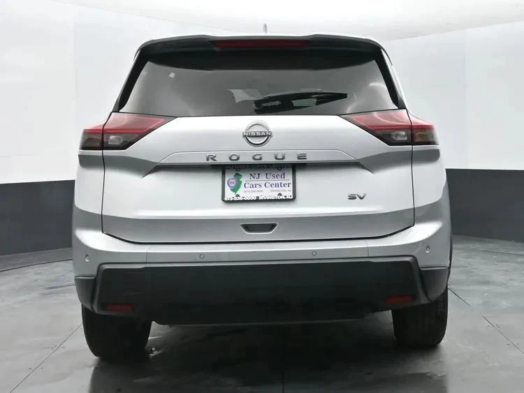 2024 Nissan Rogue - Image 8 of 12