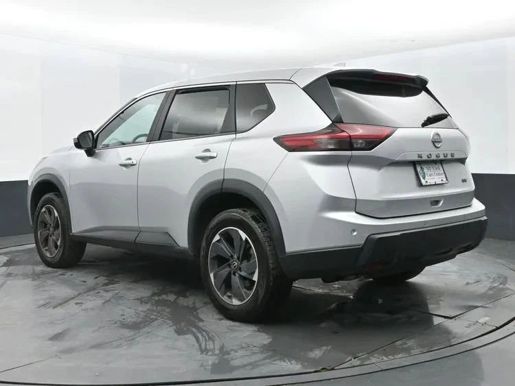 2024 Nissan Rogue - Image 9 of 12