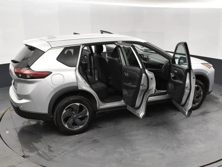 2024 Nissan Rogue - Image 6 of 12