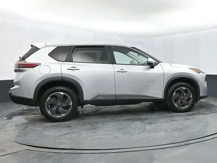 2024 Nissan Rogue - Image 4 of 12