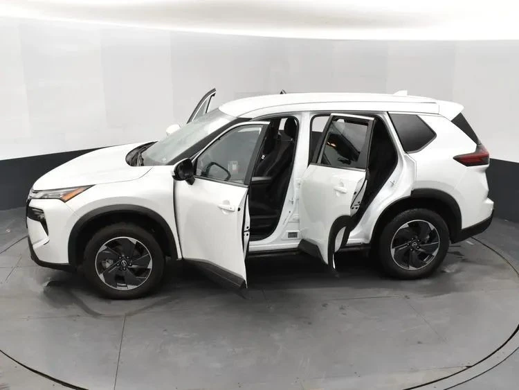 2024 Nissan Rogue - Image 7 of 12
