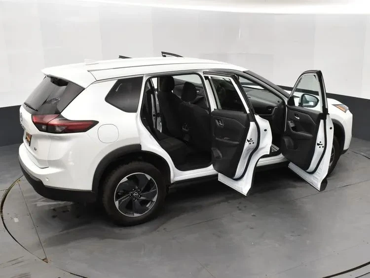 2024 Nissan Rogue - Image 6 of 12