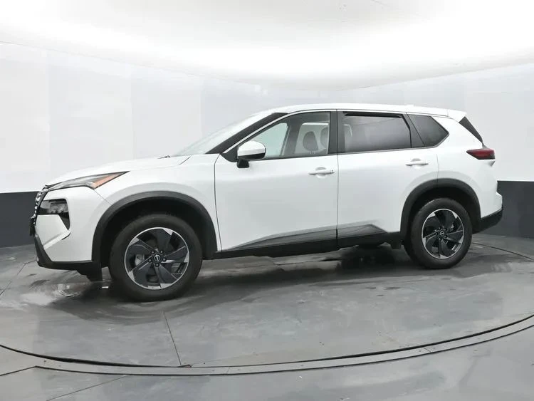 2024 Nissan Rogue - Image 5 of 12