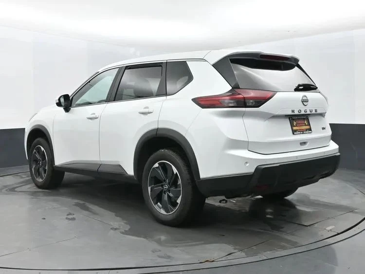2024 Nissan Rogue - Image 9 of 12