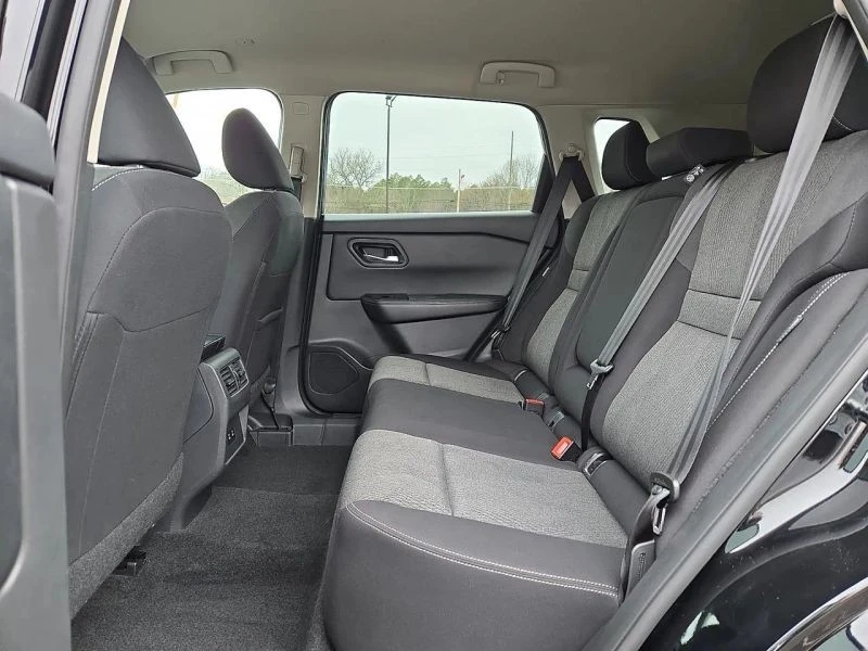2024 Nissan Rogue - Image 10 of 12