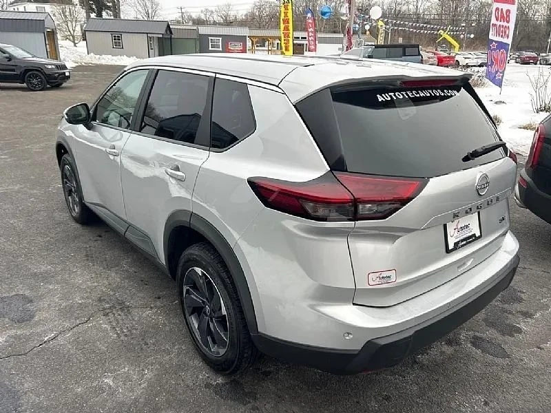 2024 Nissan Rogue - Image 3 of 12