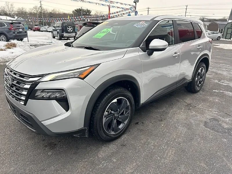 2024 Nissan Rogue - Image 2 of 12