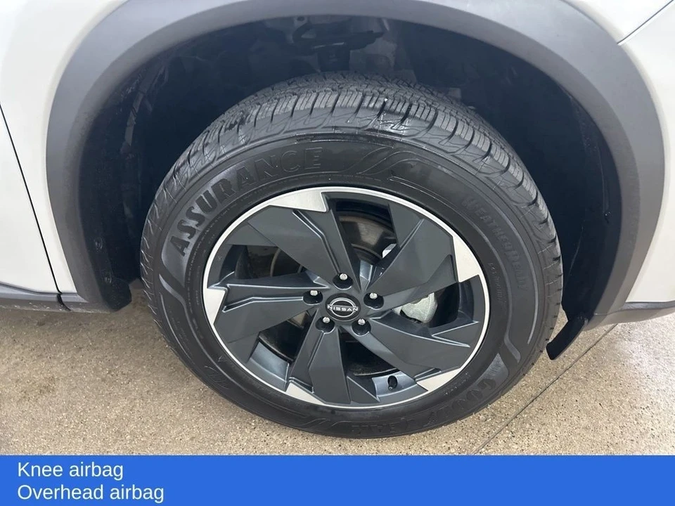 2024 Nissan Rogue - Image 15 of 21