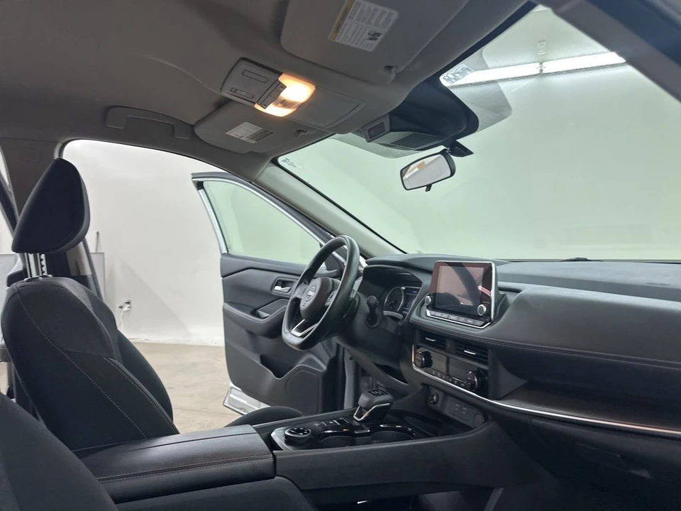 2024 Nissan Rogue - Image 18 of 21