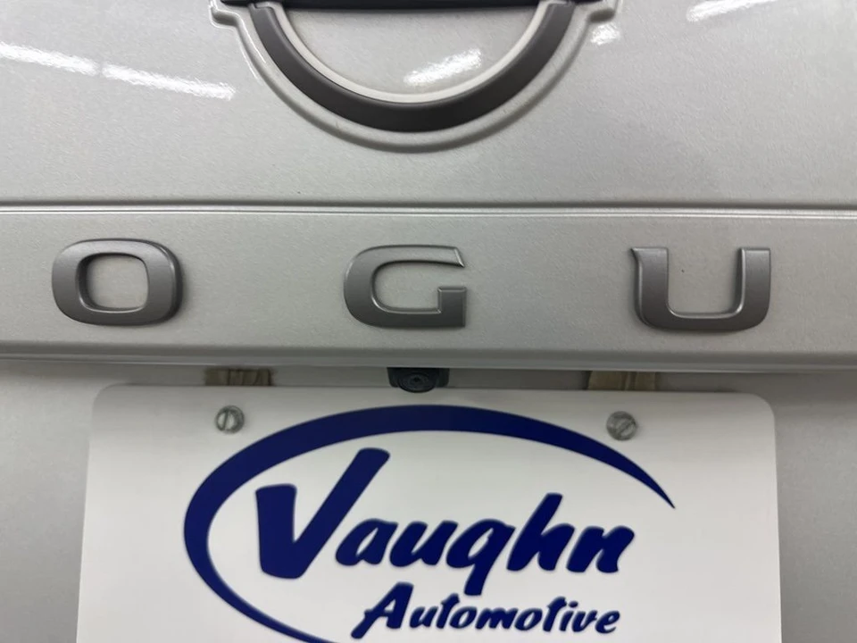 2024 Nissan Rogue - Image 16 of 21