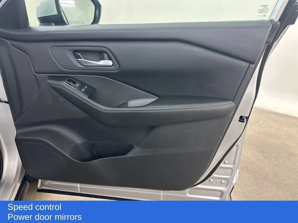 2024 Nissan Rogue - Image 19 of 21