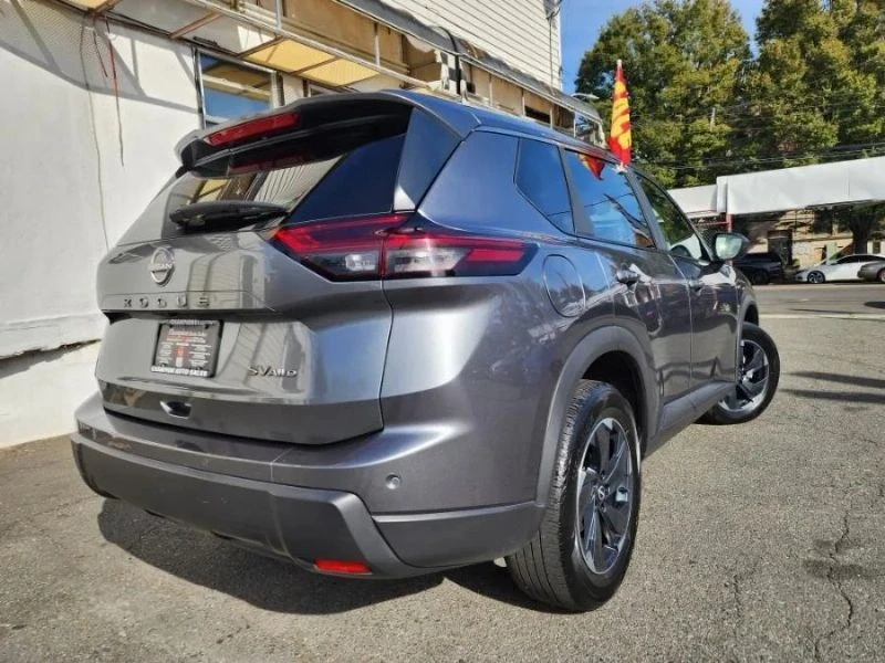 2024 Nissan Rogue - Image 4 of 12