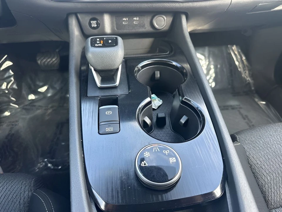 2024 Nissan Rogue - Image 17 of 21
