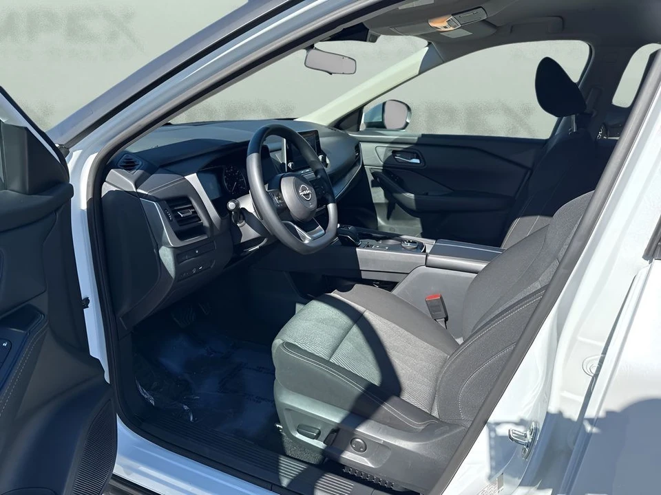 2024 Nissan Rogue - Image 9 of 12