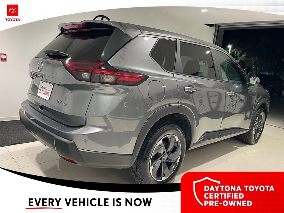 2024 Nissan Rogue - Image 8 of 12