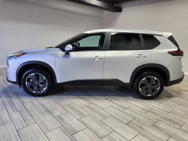 2024 Nissan Rogue - Image 2 of 12