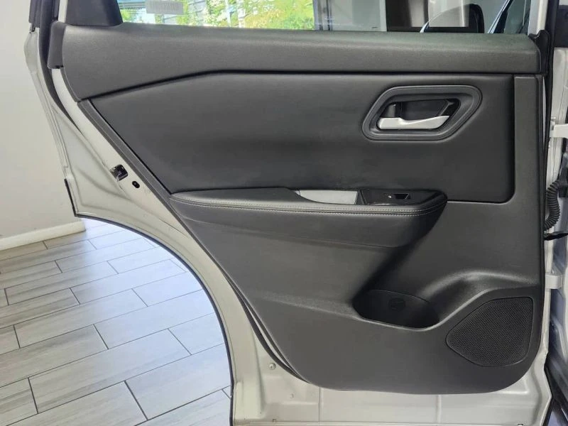 2024 Nissan Rogue - Image 12 of 12