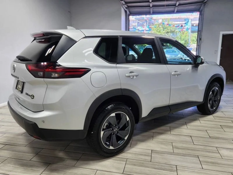 2024 Nissan Rogue - Image 5 of 12