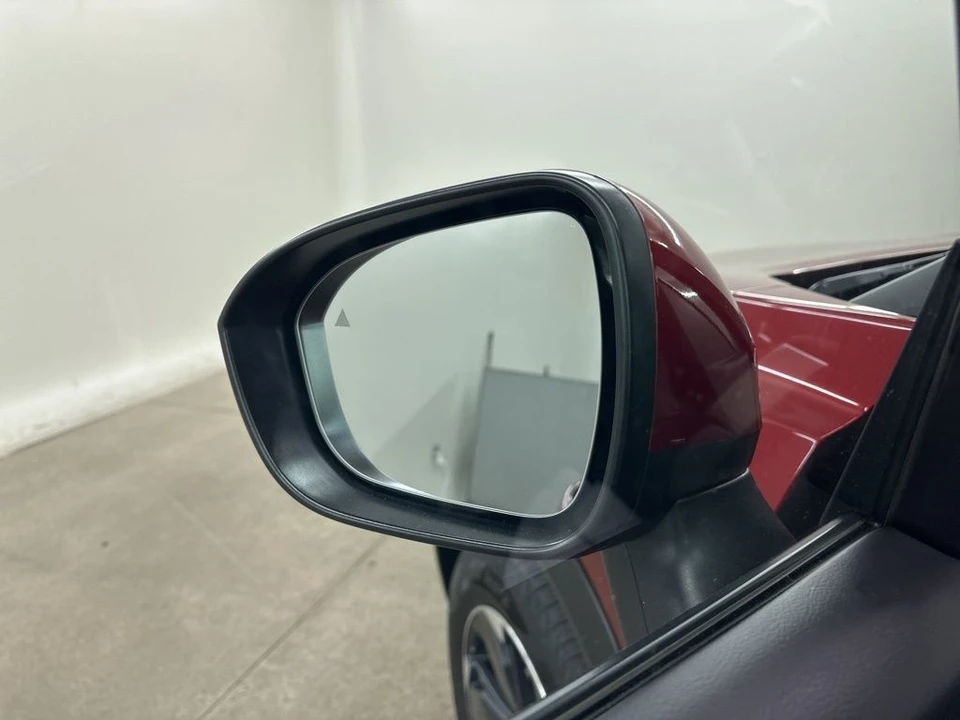 2024 Nissan Rogue - Image 18 of 21