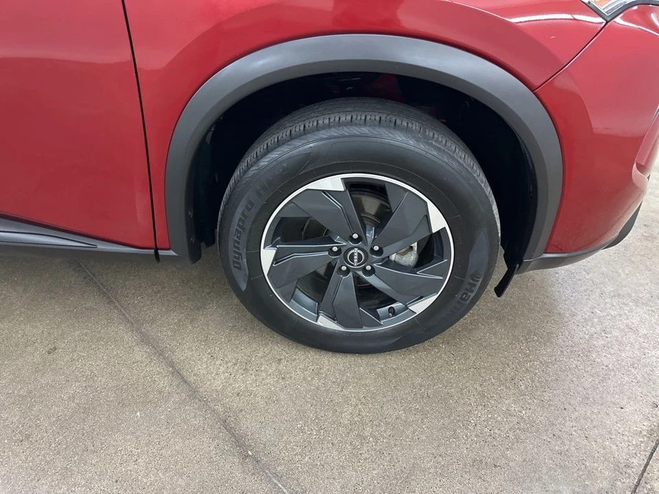2024 Nissan Rogue - Image 16 of 21