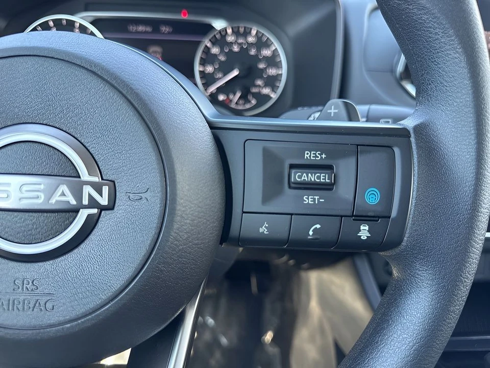 2024 Nissan Rogue - Image 15 of 21