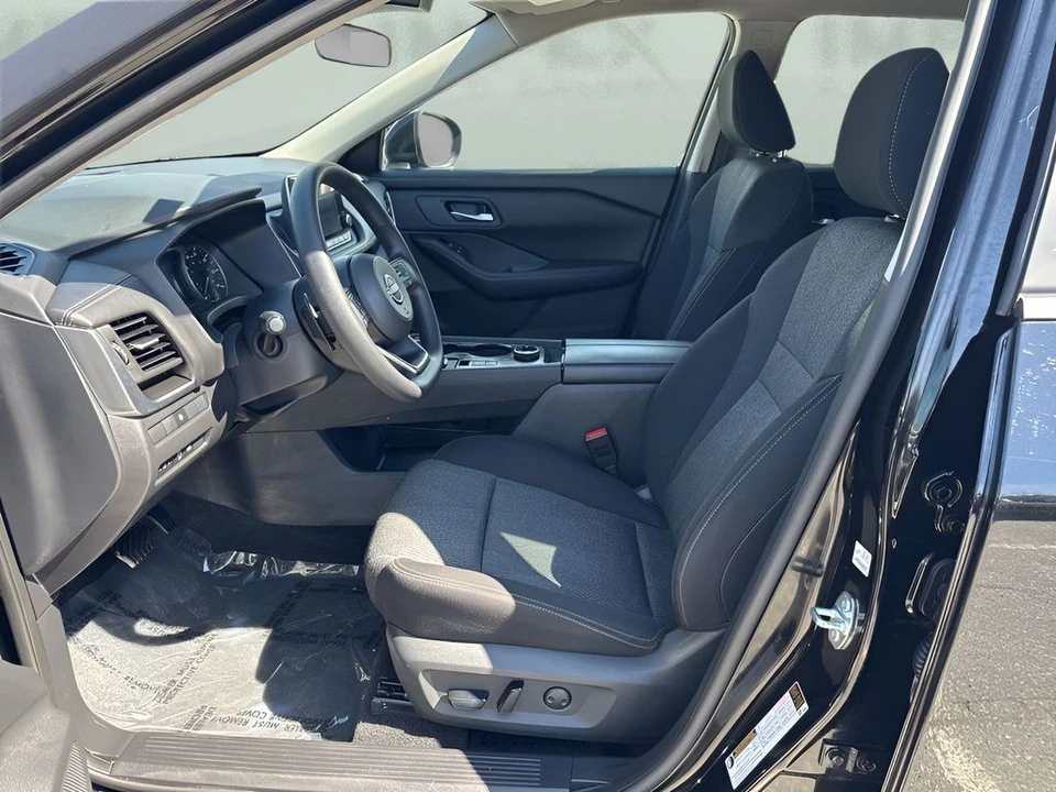 2024 Nissan Rogue - Image 9 of 21