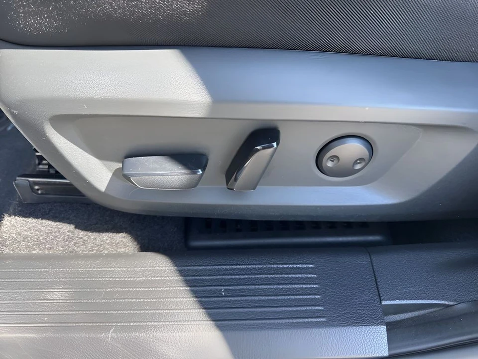 2024 Nissan Rogue - Image 10 of 21