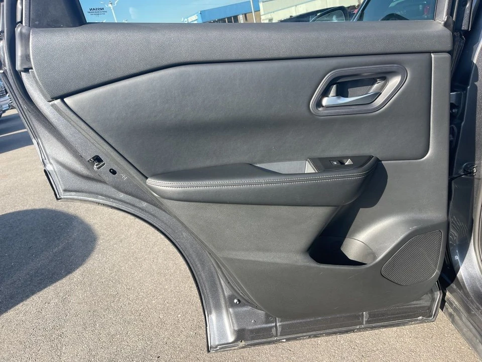 2024 Nissan Rogue - Image 12 of 21