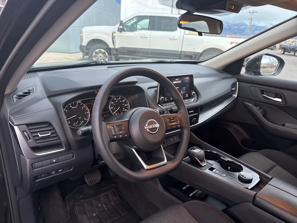 2024 Nissan Rogue - Image 9 of 12
