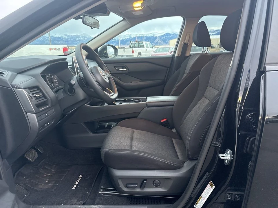 2024 Nissan Rogue - Image 8 of 12
