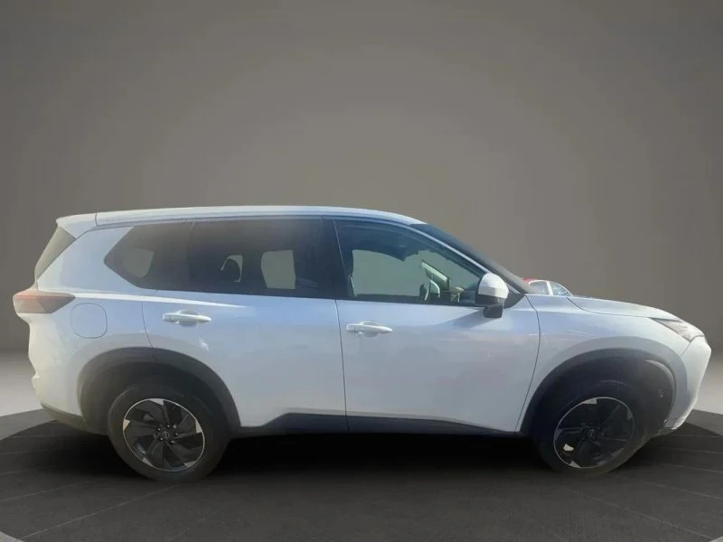 2024 Nissan Rogue - Image 4 of 12