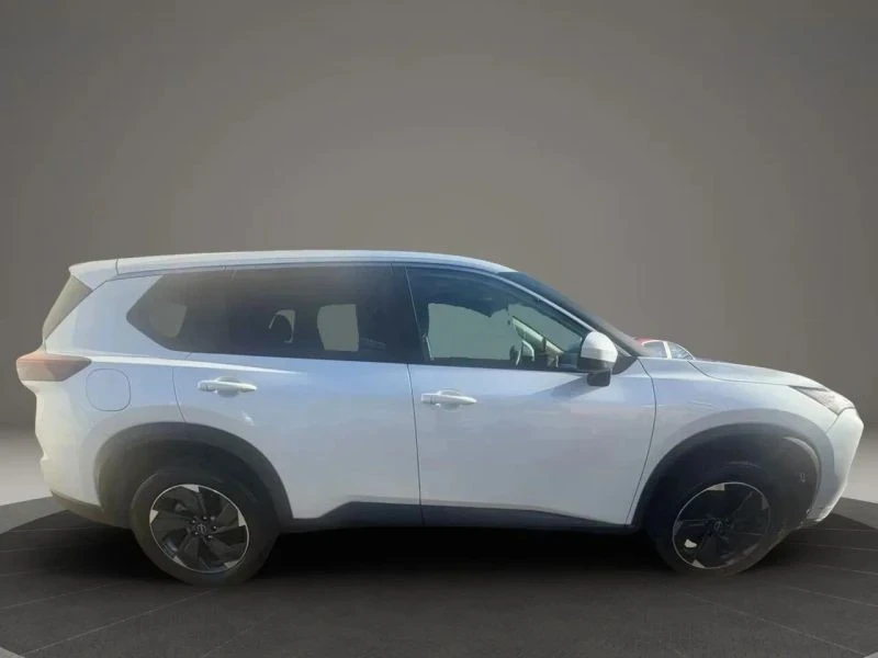 2024 Nissan Rogue - Image 4 of 12