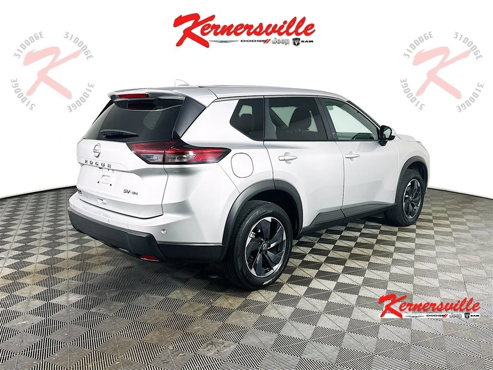 2024 Nissan Rogue - Image 7 of 12
