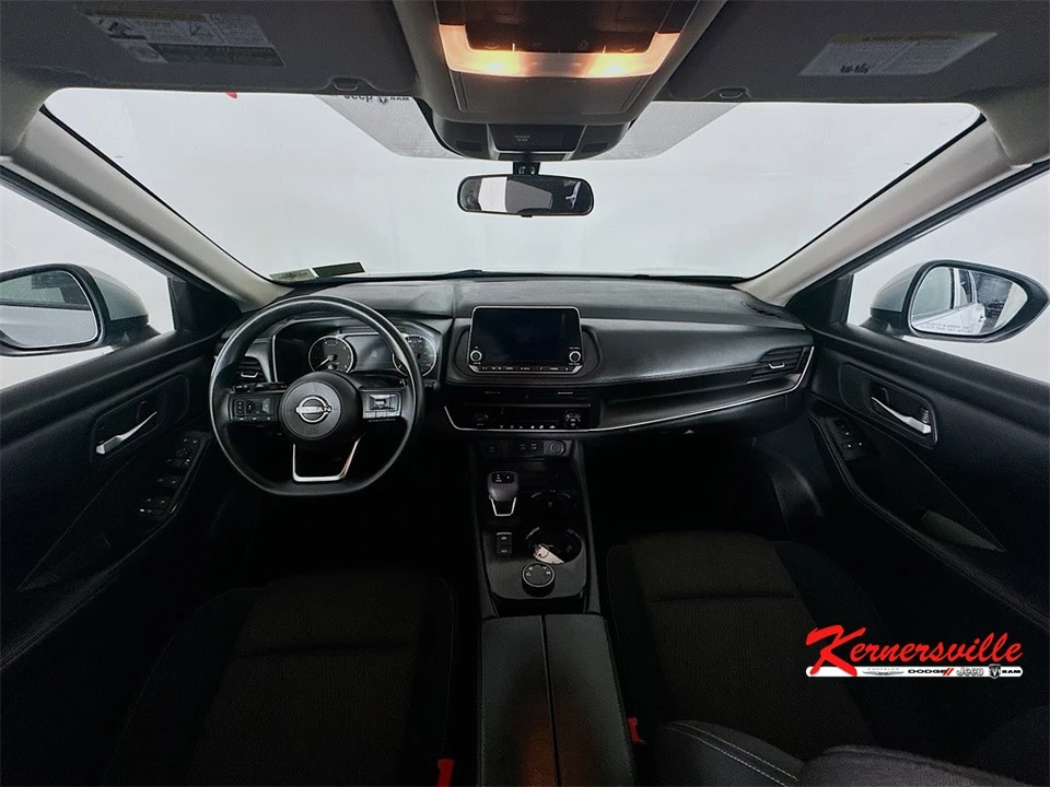 2024 Nissan Rogue - Image 10 of 12
