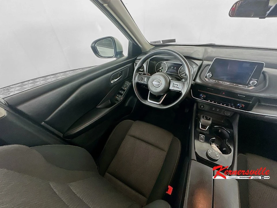 2024 Nissan Rogue - Image 9 of 21