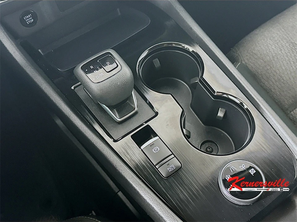 2024 Nissan Rogue - Image 16 of 21