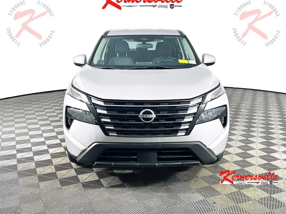 2024 Nissan Rogue - Image 2 of 12